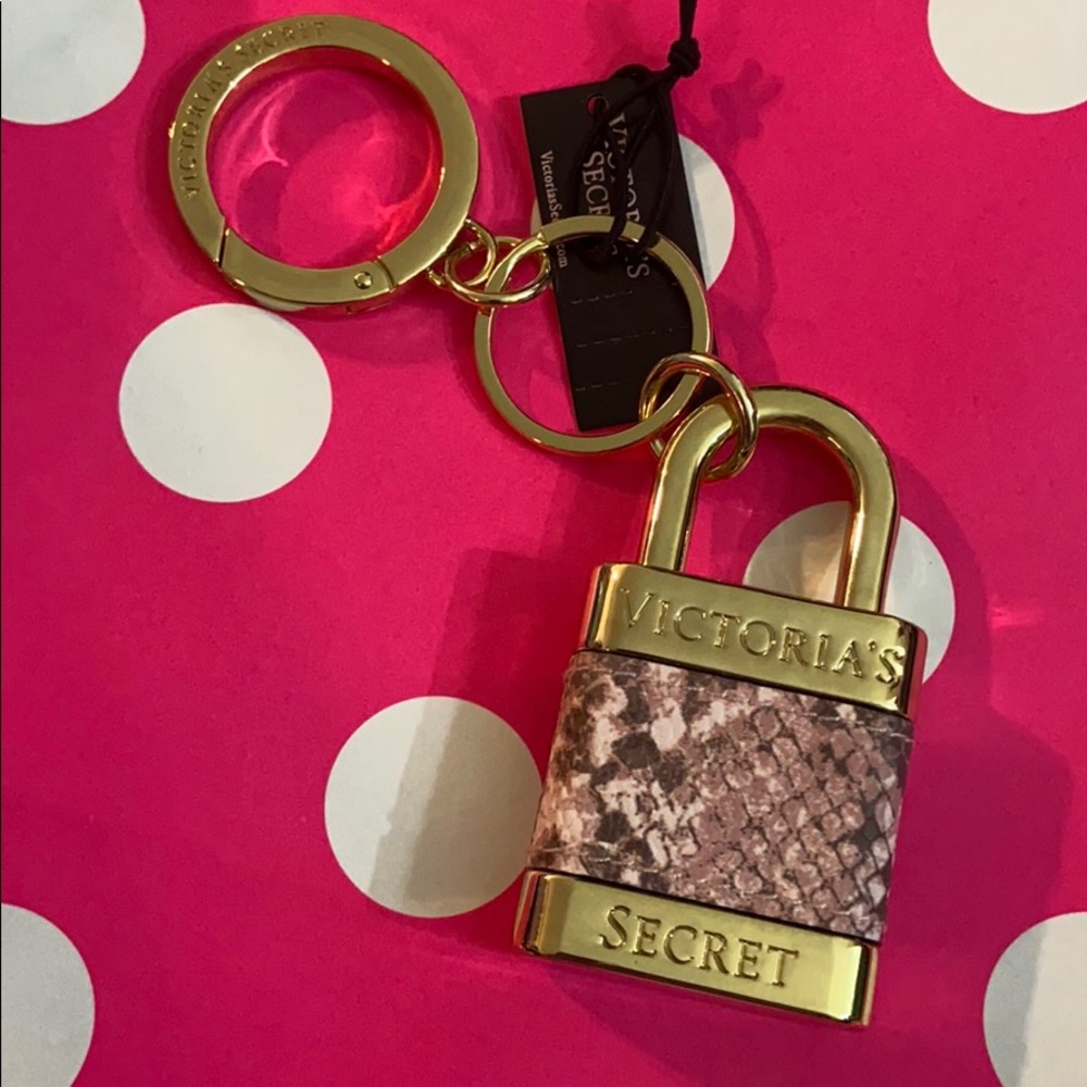 VS SNAKESKIN LOCK KEYCHAIN